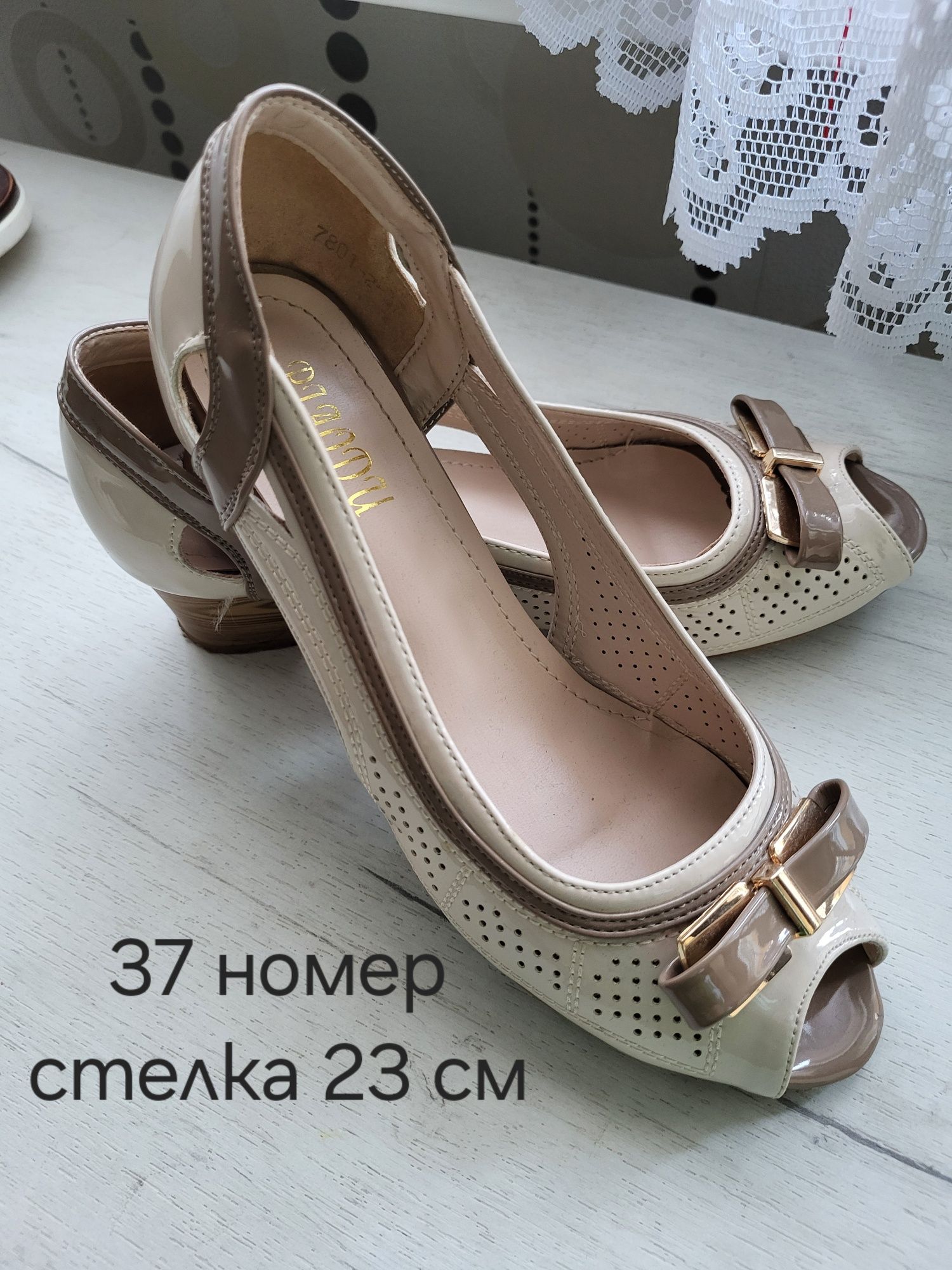 Обувки 37 номер, 23 см стелка