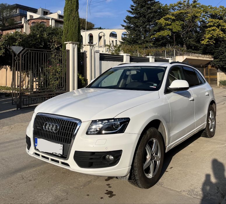 Автомобил Audi Q5