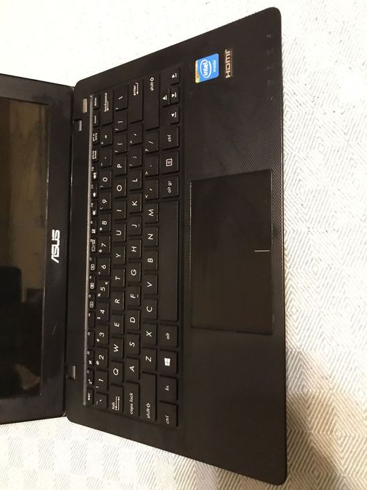 Laptop ASUS X2000M Notebook