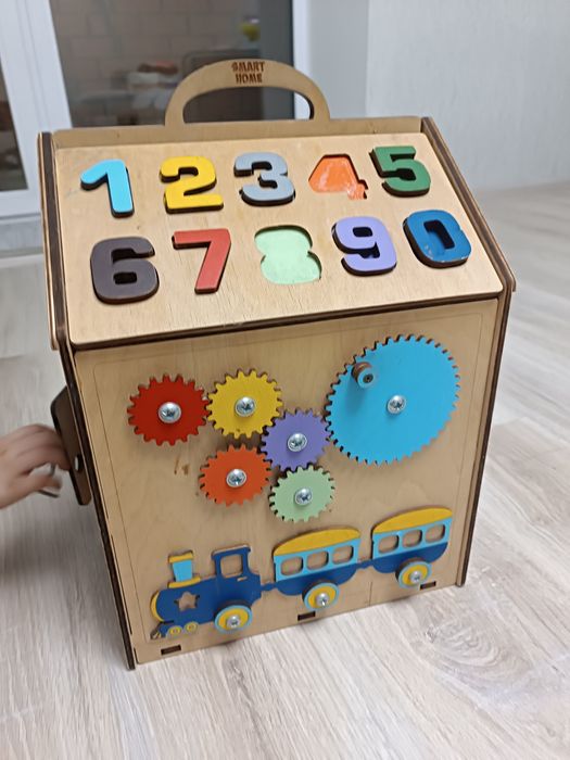 Продам бизиборд в хорошем состоянии