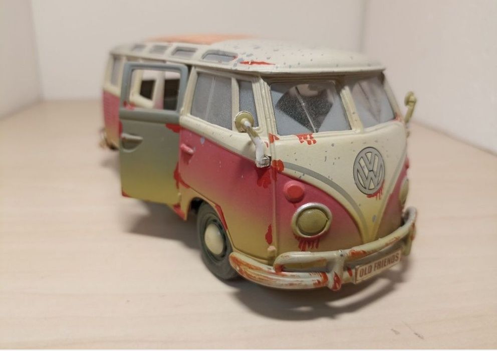 VW samba 
Scara 1:25
Maisto

Pozele reflectă realitatea. Se vinde exac