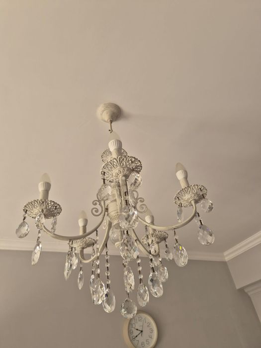 Продам красивую люстру