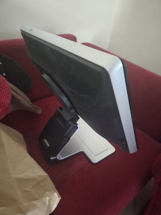 Hp w2207h перфектен