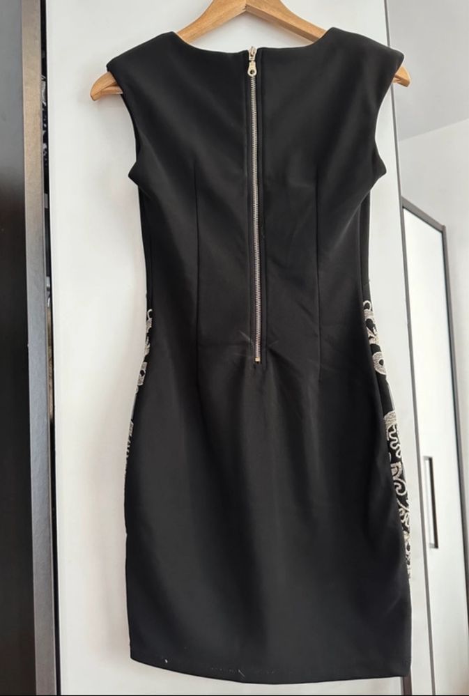 Rochie neagra eleganta