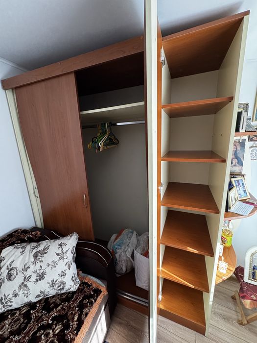 Mobila dormitor Super Calitate: Canapea, Sifonier.Comoda.