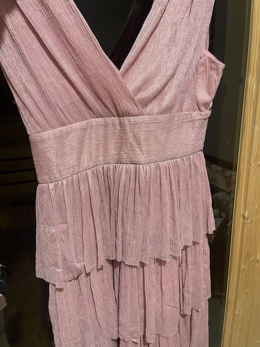 Елегантна розова рокля