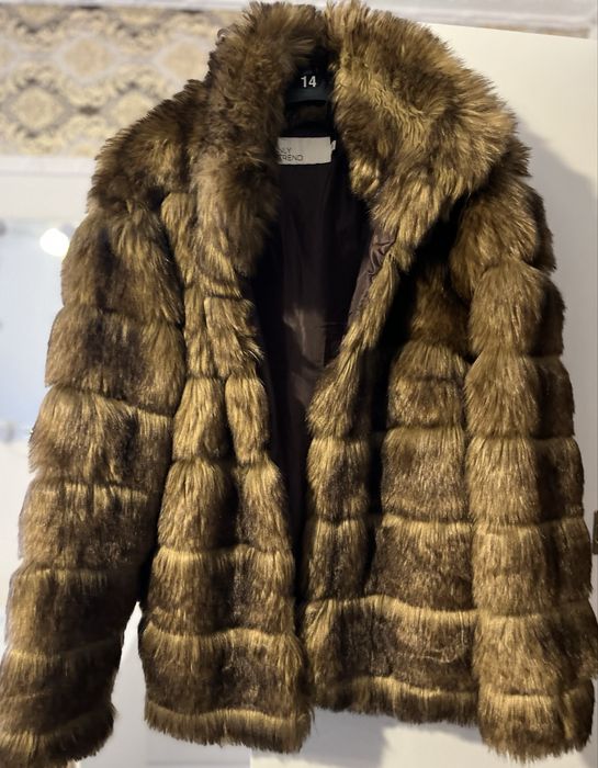 VAND BLANA ,marimea 36