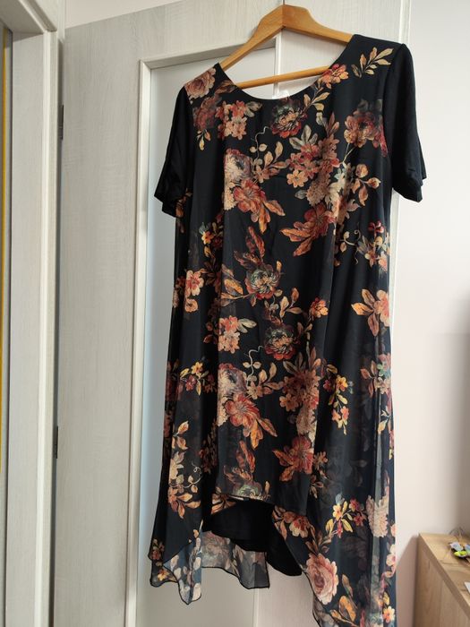 Елегантна рокля размер L / XL