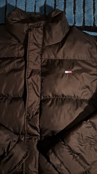 Vând geaca Tommy Hilfiger mărimea M