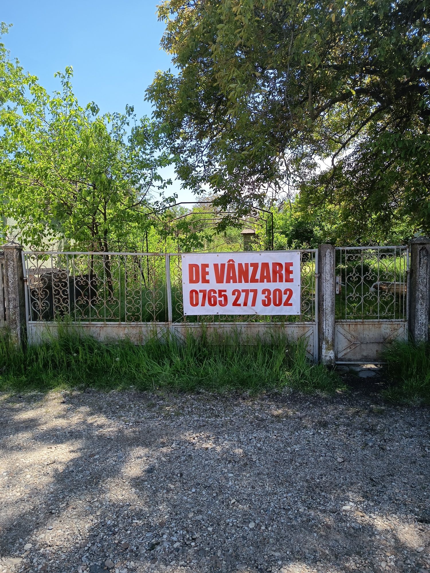 Casa de vânzare plus spatiu comercial
