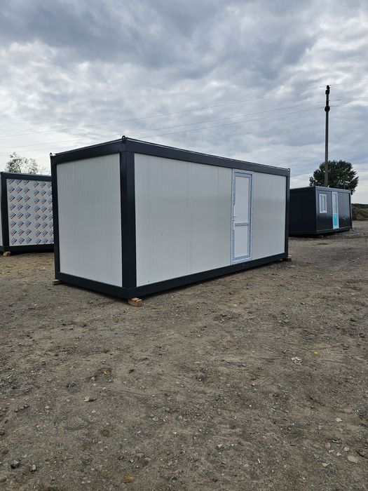 Vand containere modulare modele unice dar și standard