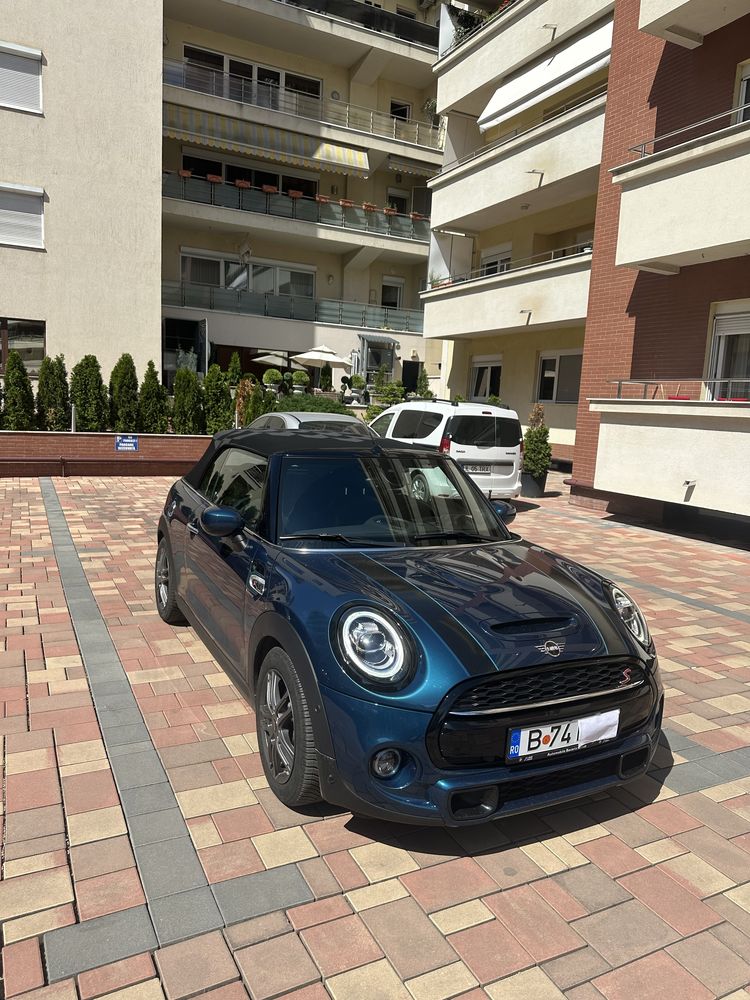 Mini Cooper S Cabrio Side Walk