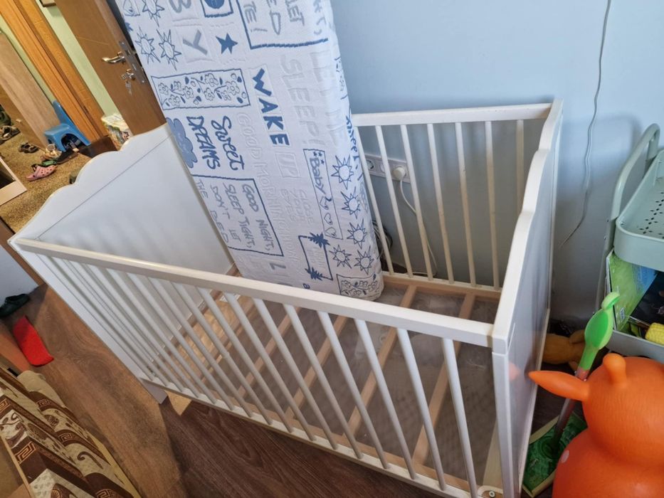 Продавам бебешка кошара