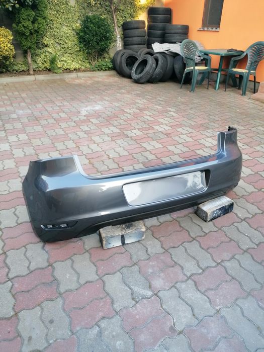 Vand bara spate (spoiler) pentru vw golf 6 recent vopsita!