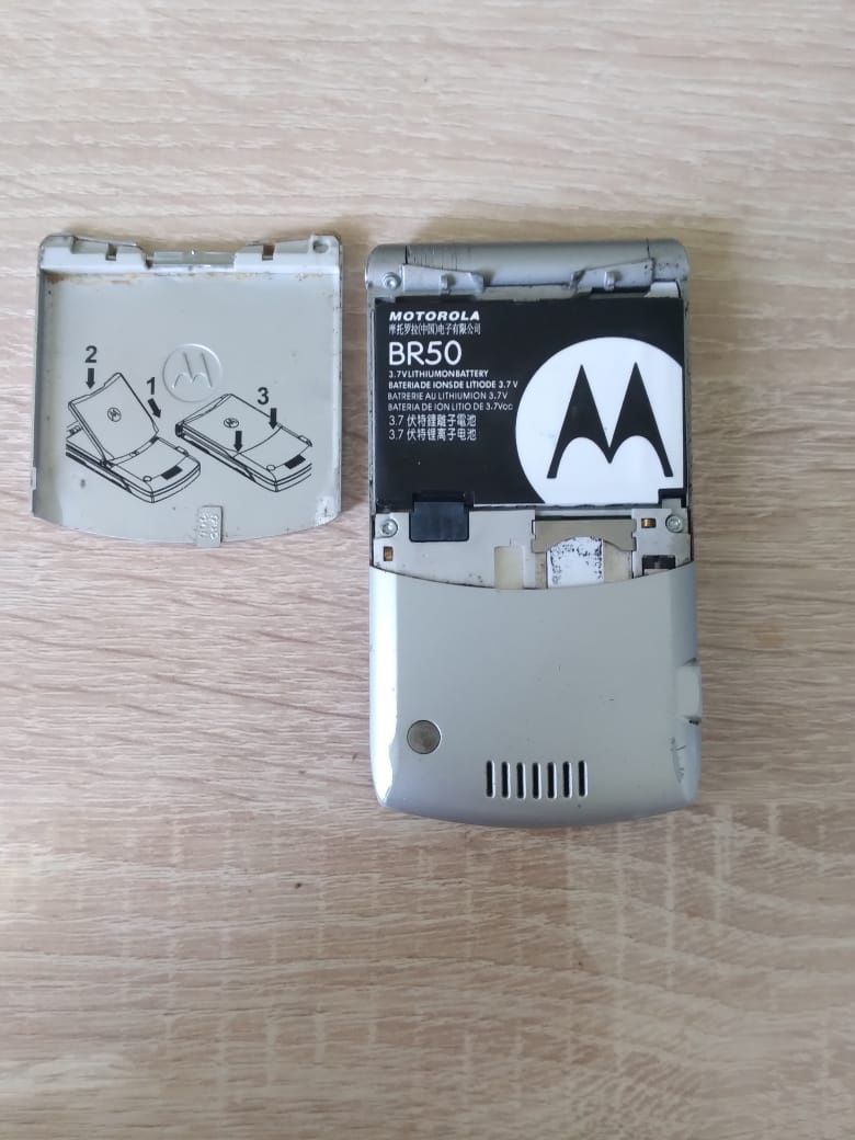 Срочно. Продам Motorola v3