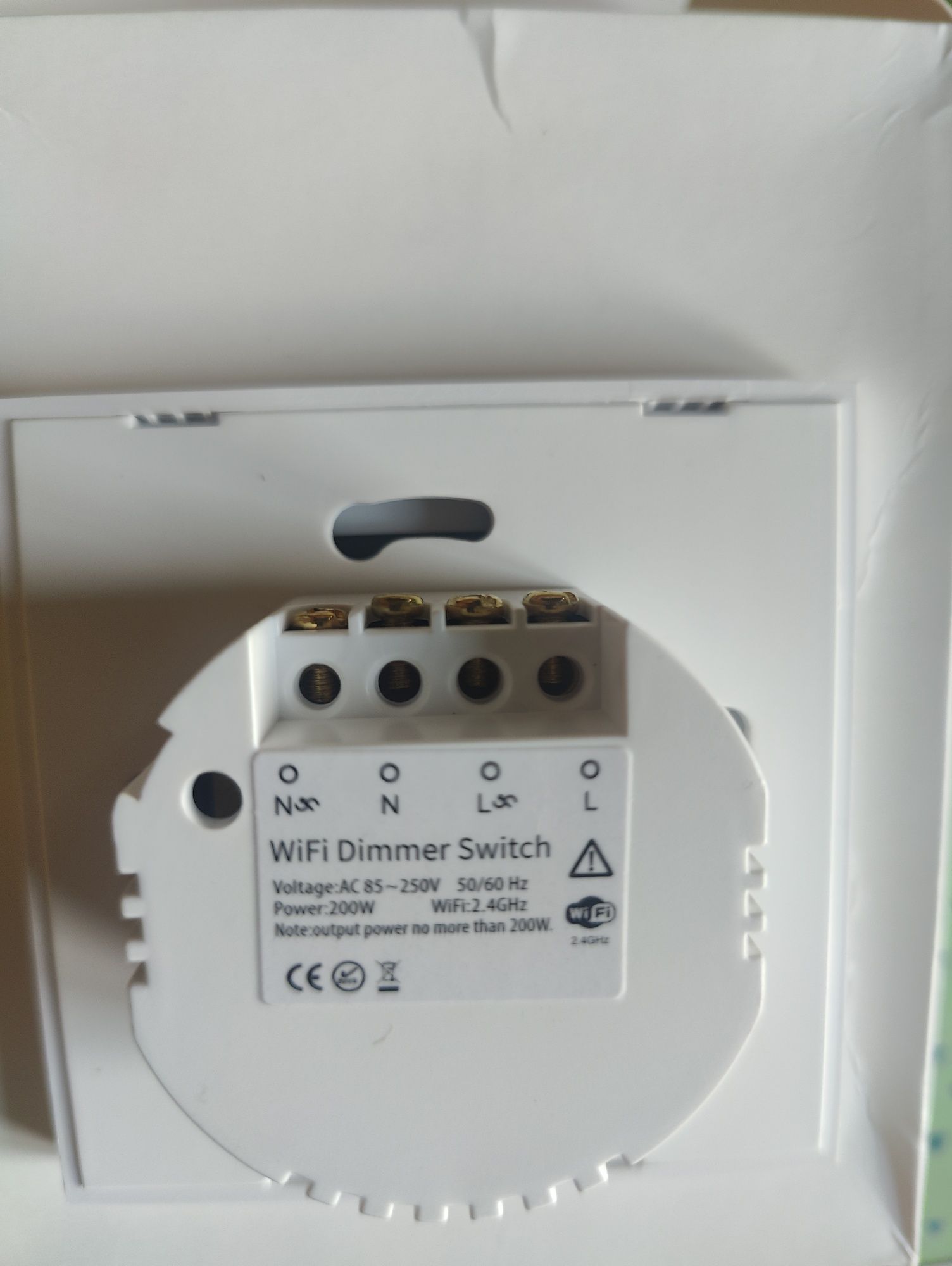 Смарт wifi димиращ ключ