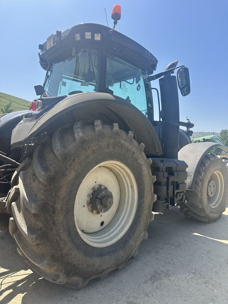 Tractor Valtra S274