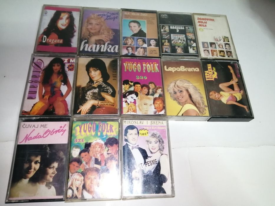 Продавам касети със сръбска и гръцка музика
