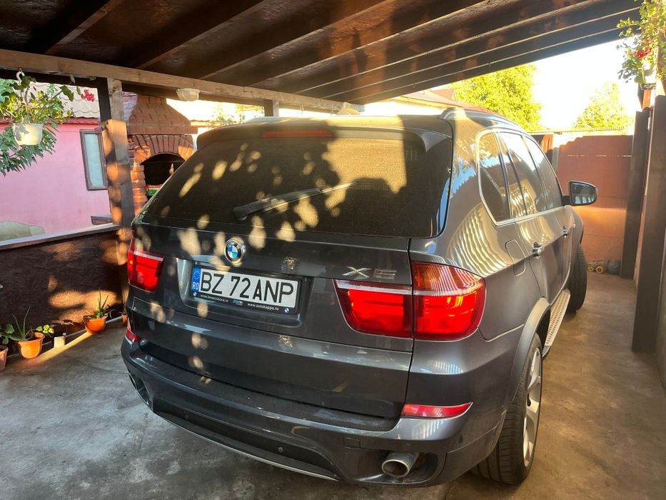 Vând bmw X5 2011 luna 12
