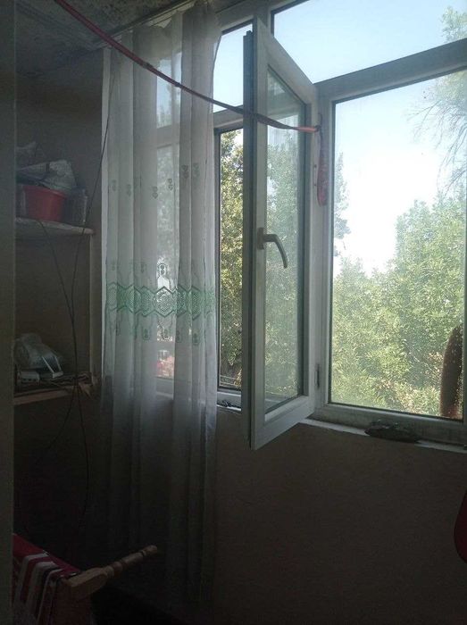 Чиланзар - 21 кв, 2/4/4 балкон 1,5х3