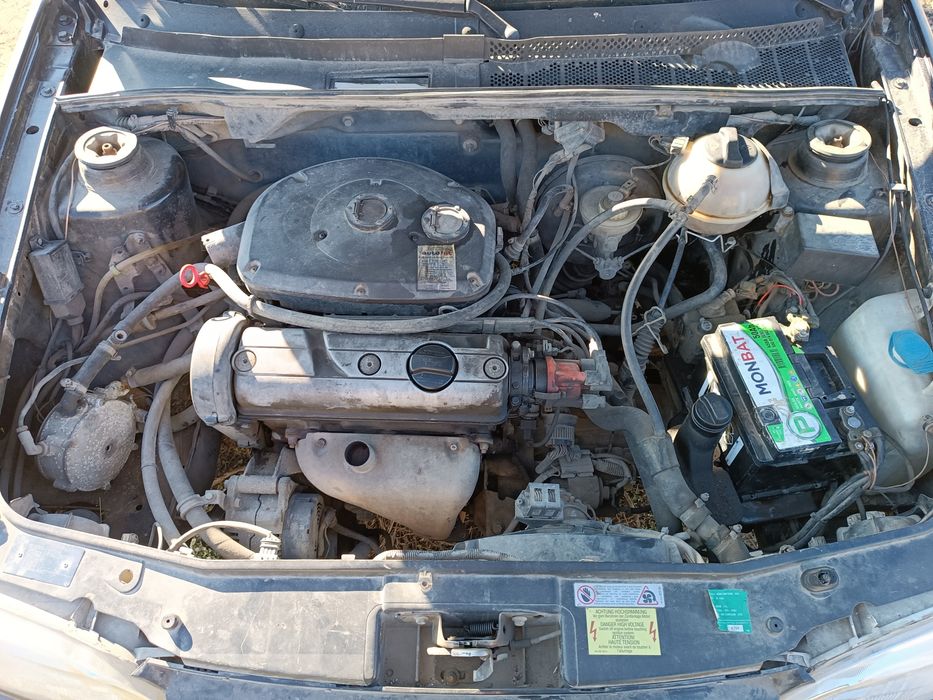 Volkswagen golf 3 1.6 бензин на Части