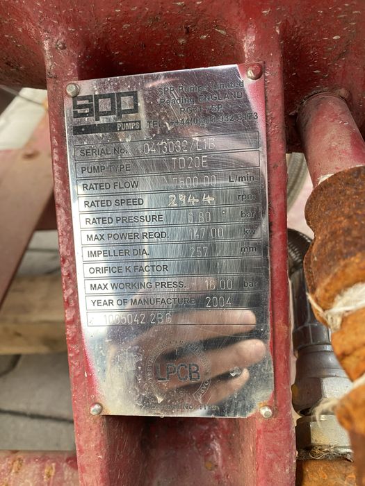 De vanzare pompa de irigati cu motor iveco .