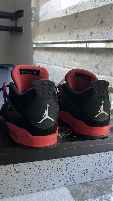 Nike Jordan 4 Red Thunders