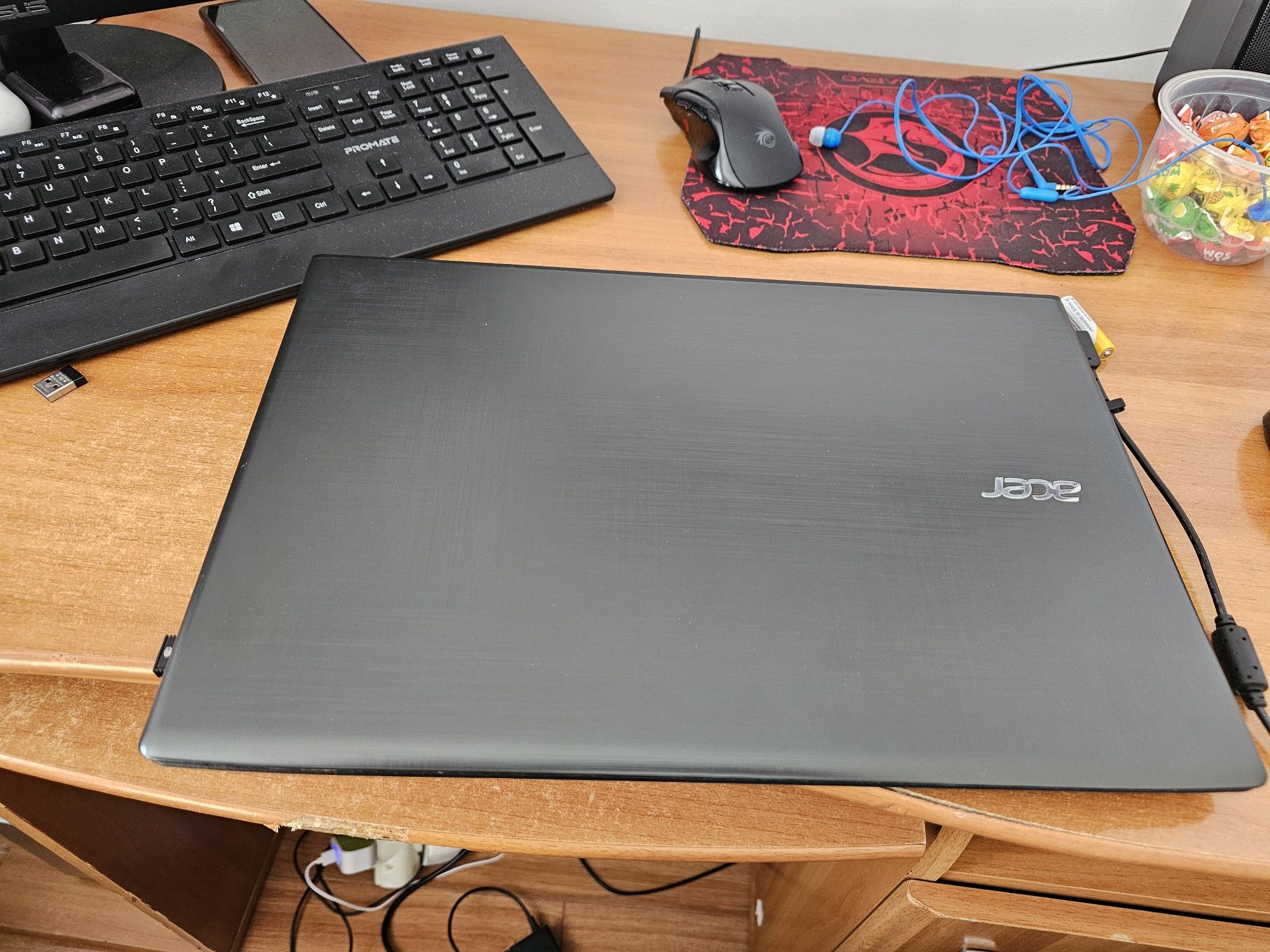 Vând laptop Accer Aspire E5-575 series