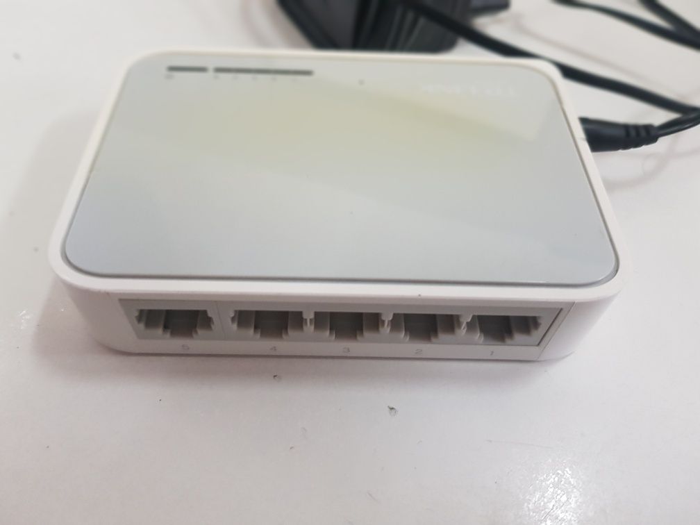 Tplink switch Model-1005D / 5порта,