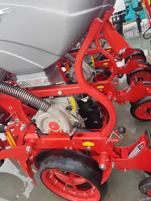 Semanatoare prasitoare CANSA C900-4 randuri cu fertilizare