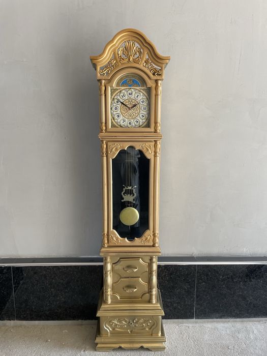 Продается новые часы срочно