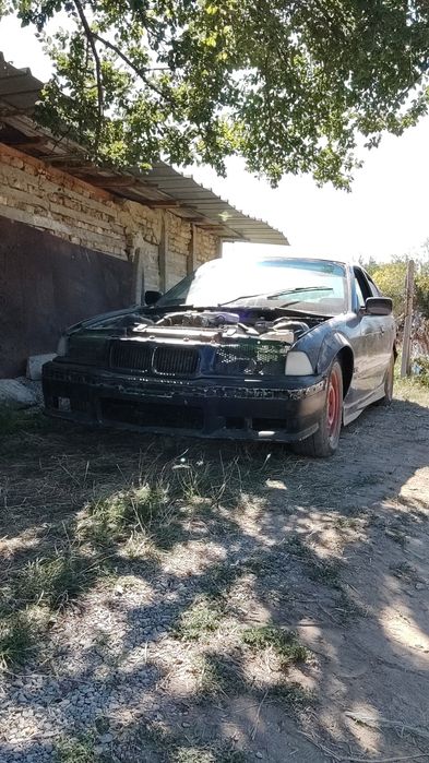 Продавам БМВ е36