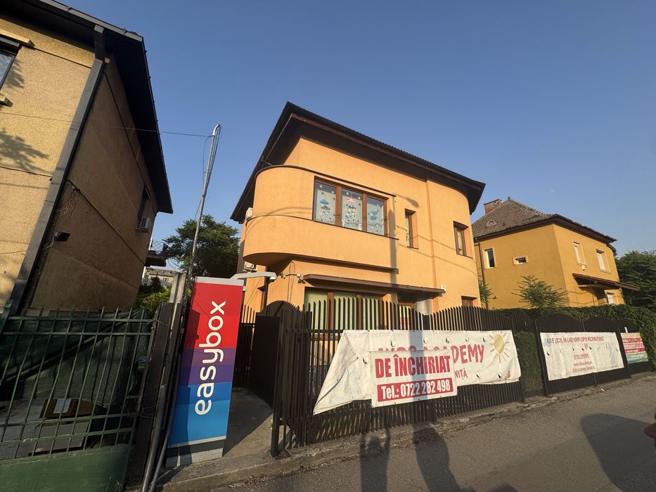 Se inchiriaza casa independenta str Cluj