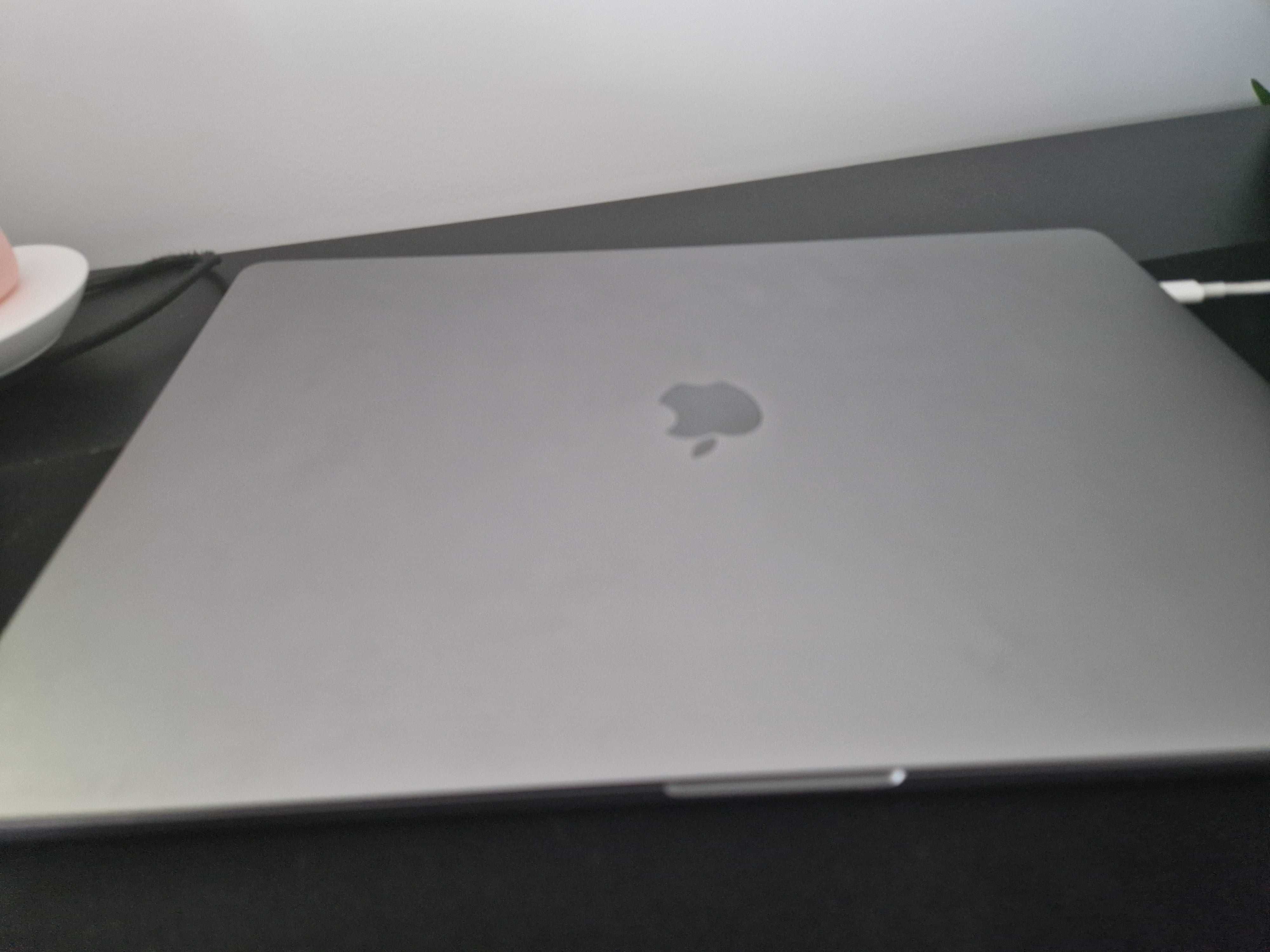 Laptop MacBook Pro 16 2019 32 GB Ram, Intel Core I9 2.4