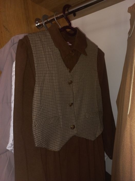 Длиной платья для