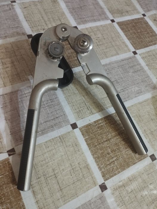 Закрывашка банок для соленья, варенья, соков и т.п.