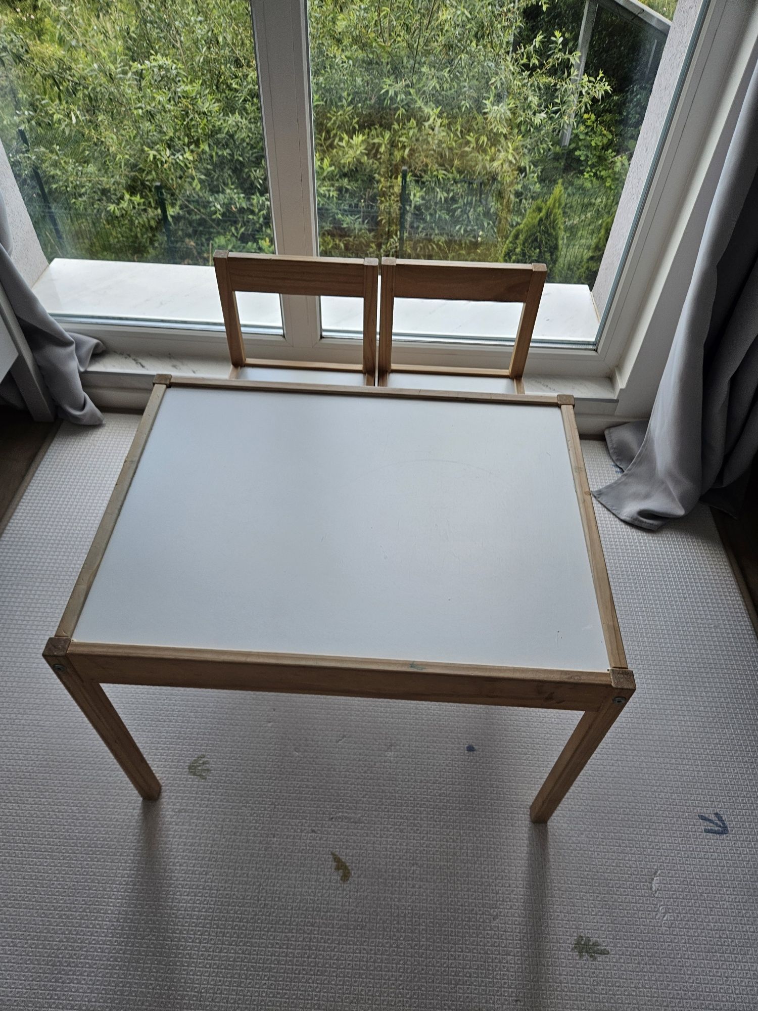 LÄTT Маса с два стола IKEA за деца