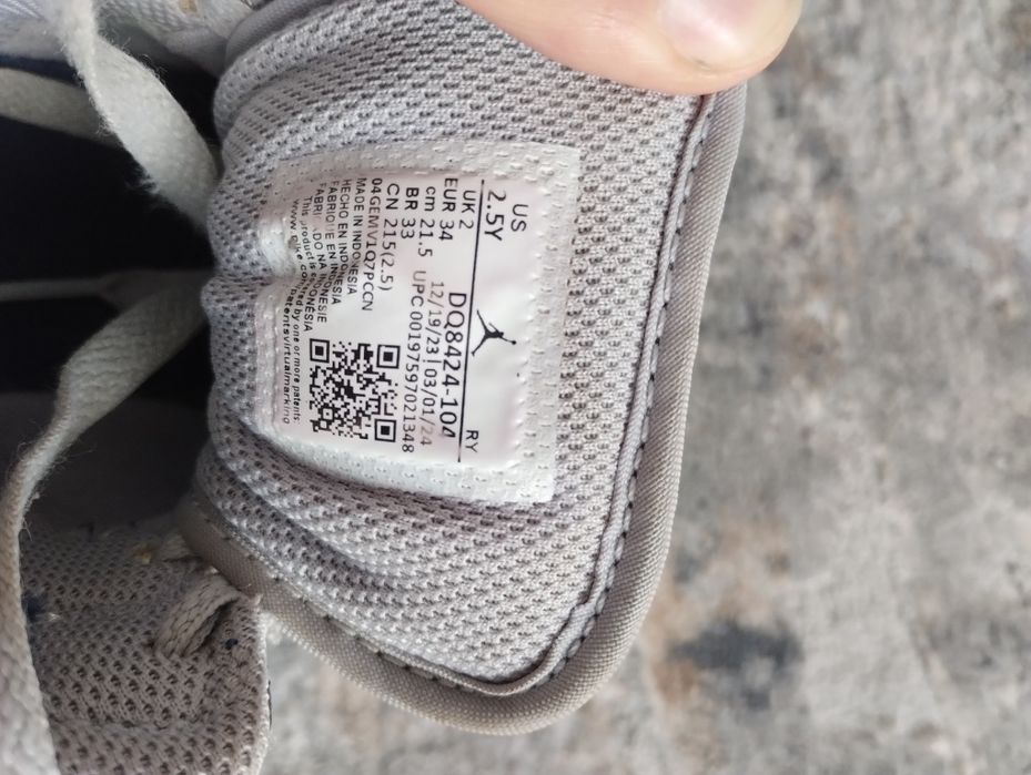 Pantofi sport Adidași Nike Jordan 1 mid sneakers mărime 34