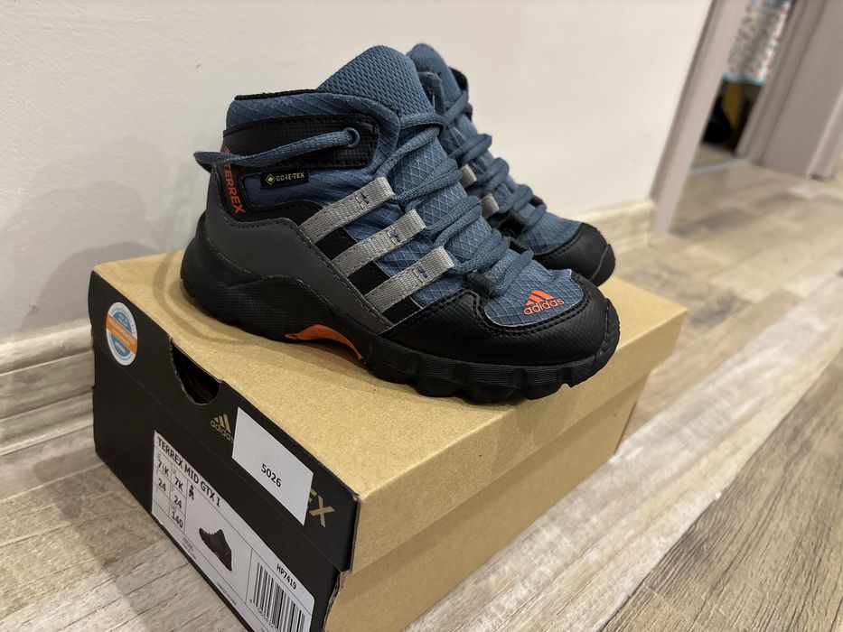 Ботуши Adidas Terrex размер 24 и 21