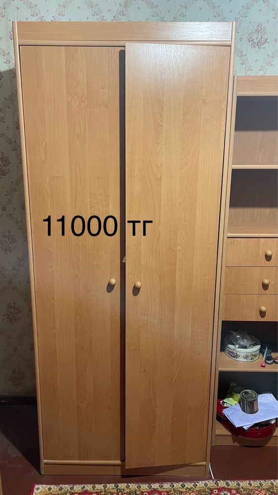 Продается шкаф и полки с сурмой