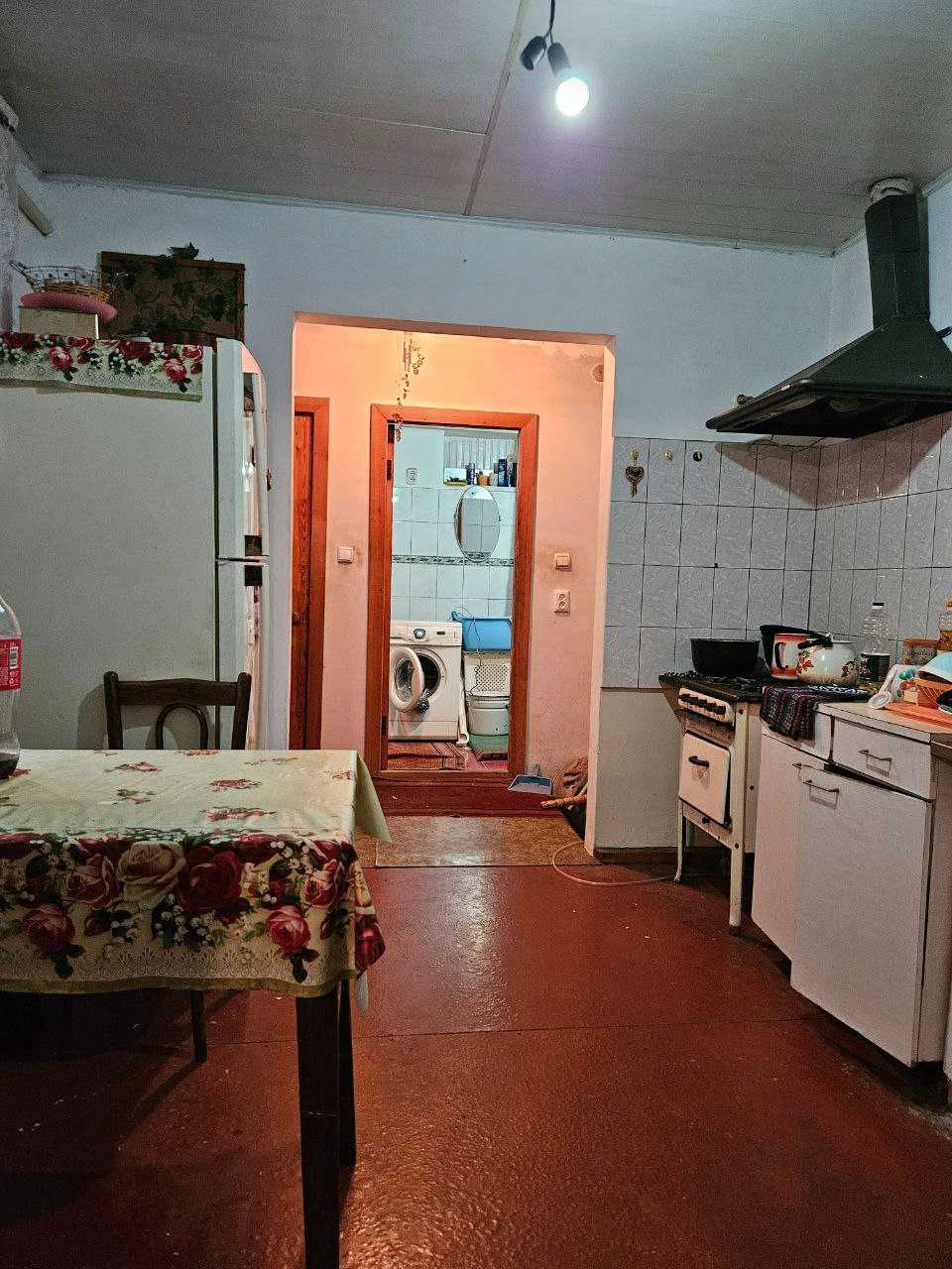 Продам участок  3,5 сотки в Юнус-Абад. р-не, ориентир ТашТюрьма