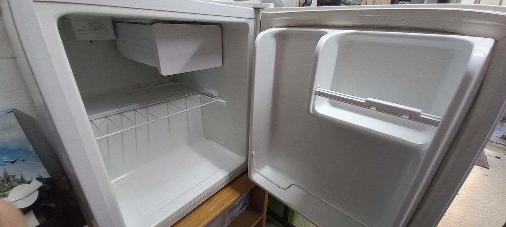 Мини хладилник Neo, бял