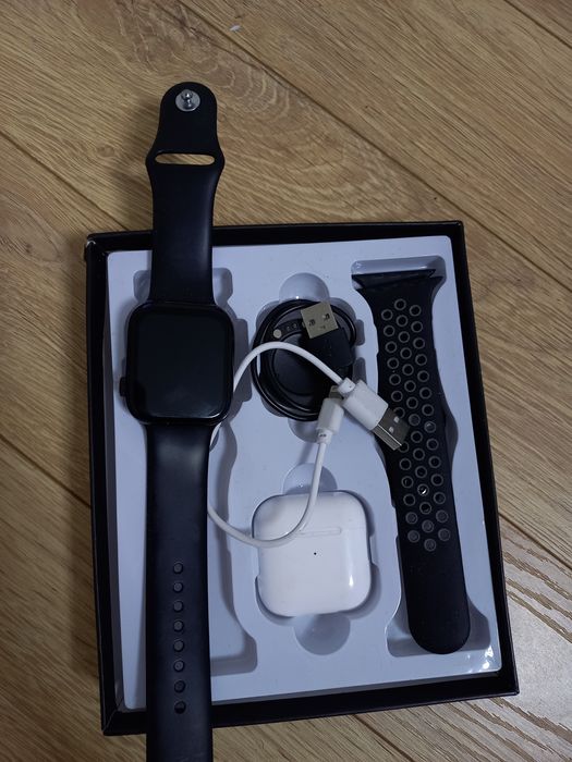 Смарт-часы + наушники Watch Plus (б/у, в хорошем состоянии)