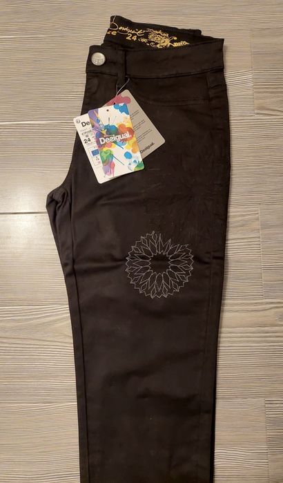 Pantaloni Desigual