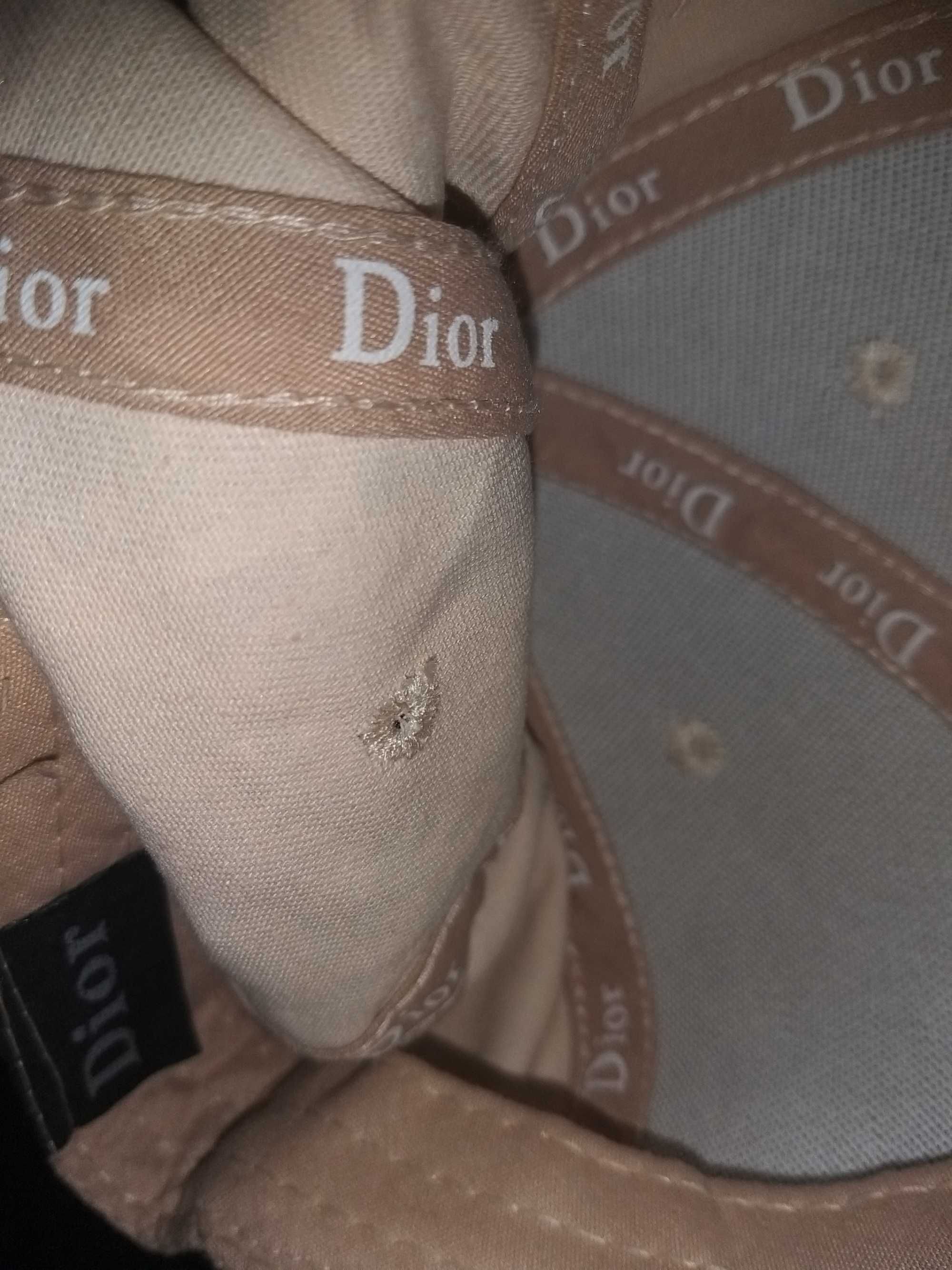 Дамска шапка dior