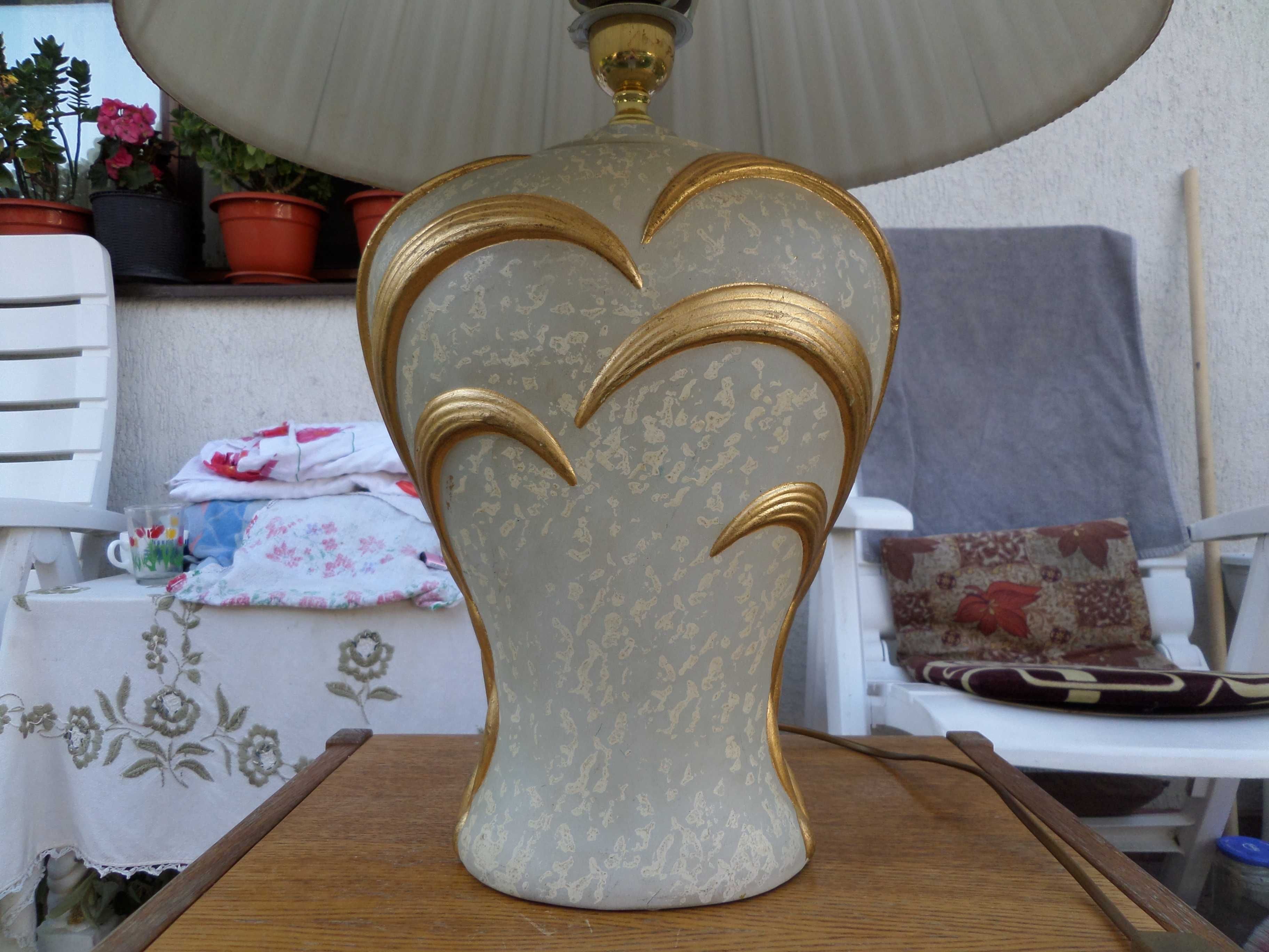 Veioza lampa deosebita ceramica otel si textila lumina calda