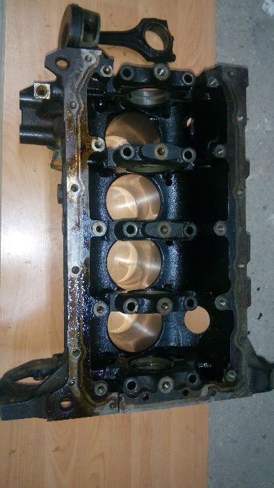 Двигател на части бутало за Опел Фронтера А Opel Frontera 2.0 бензин