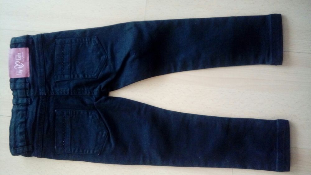 Нови дънки за момиче