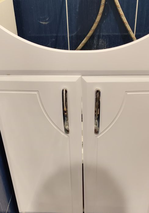 Продам тумбу под раковину