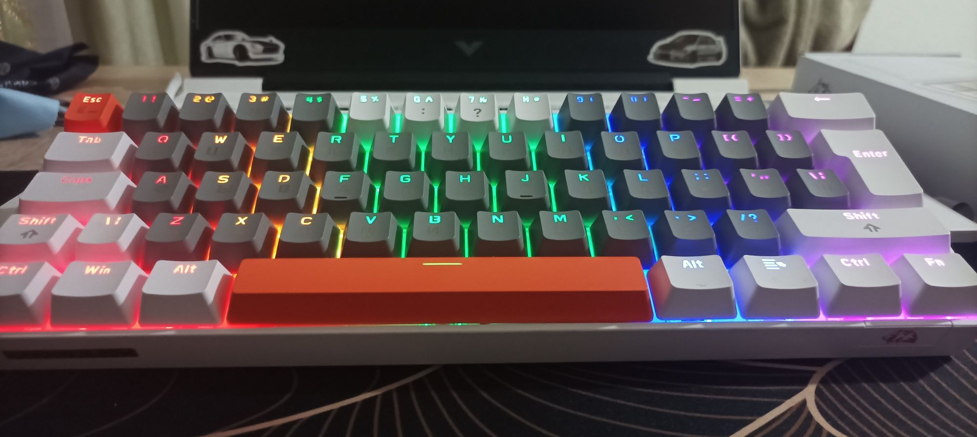 Продаю механическую клавиатуру Ziyoulang T60 RGB — почти новая!